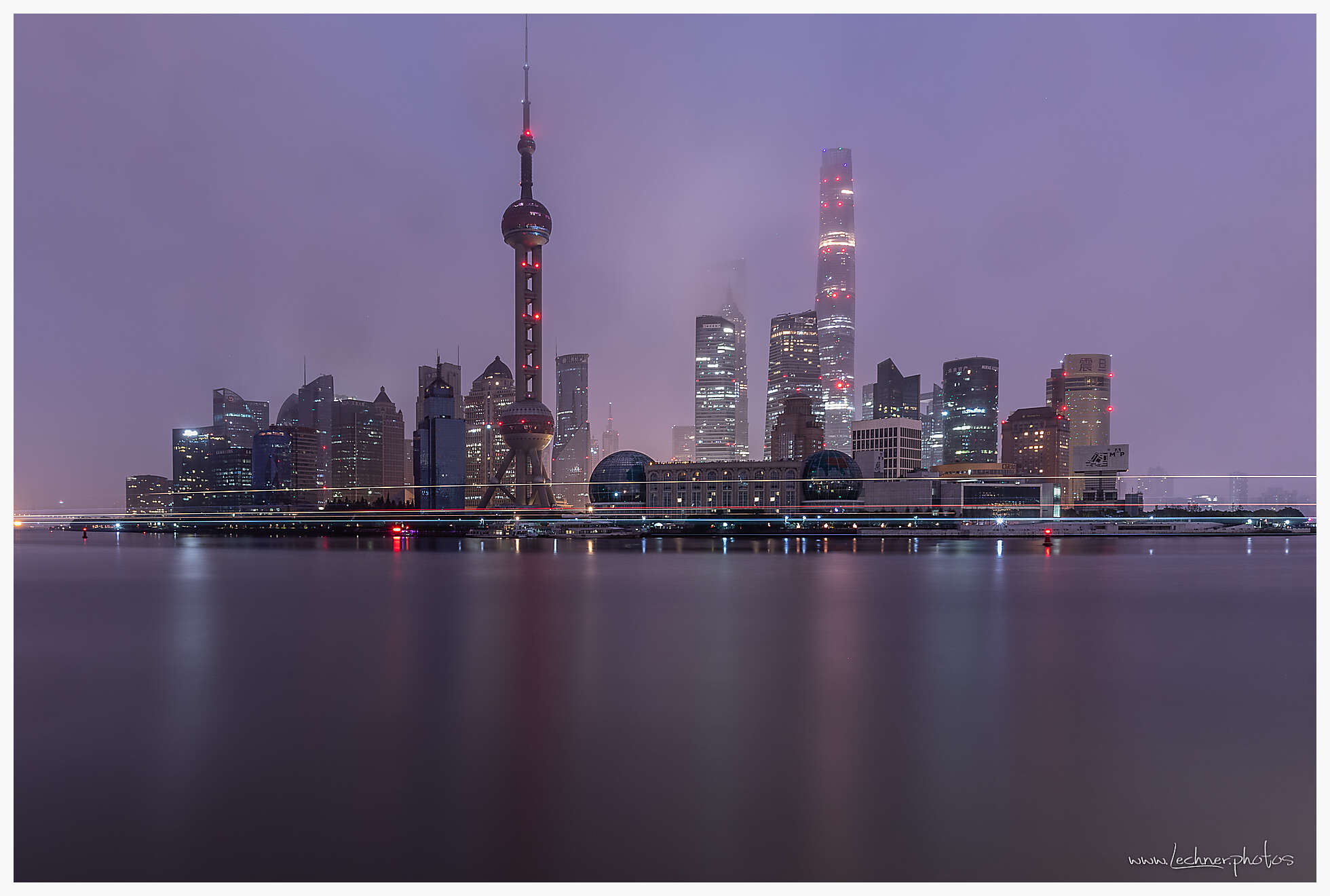 A rainy morning at the bund