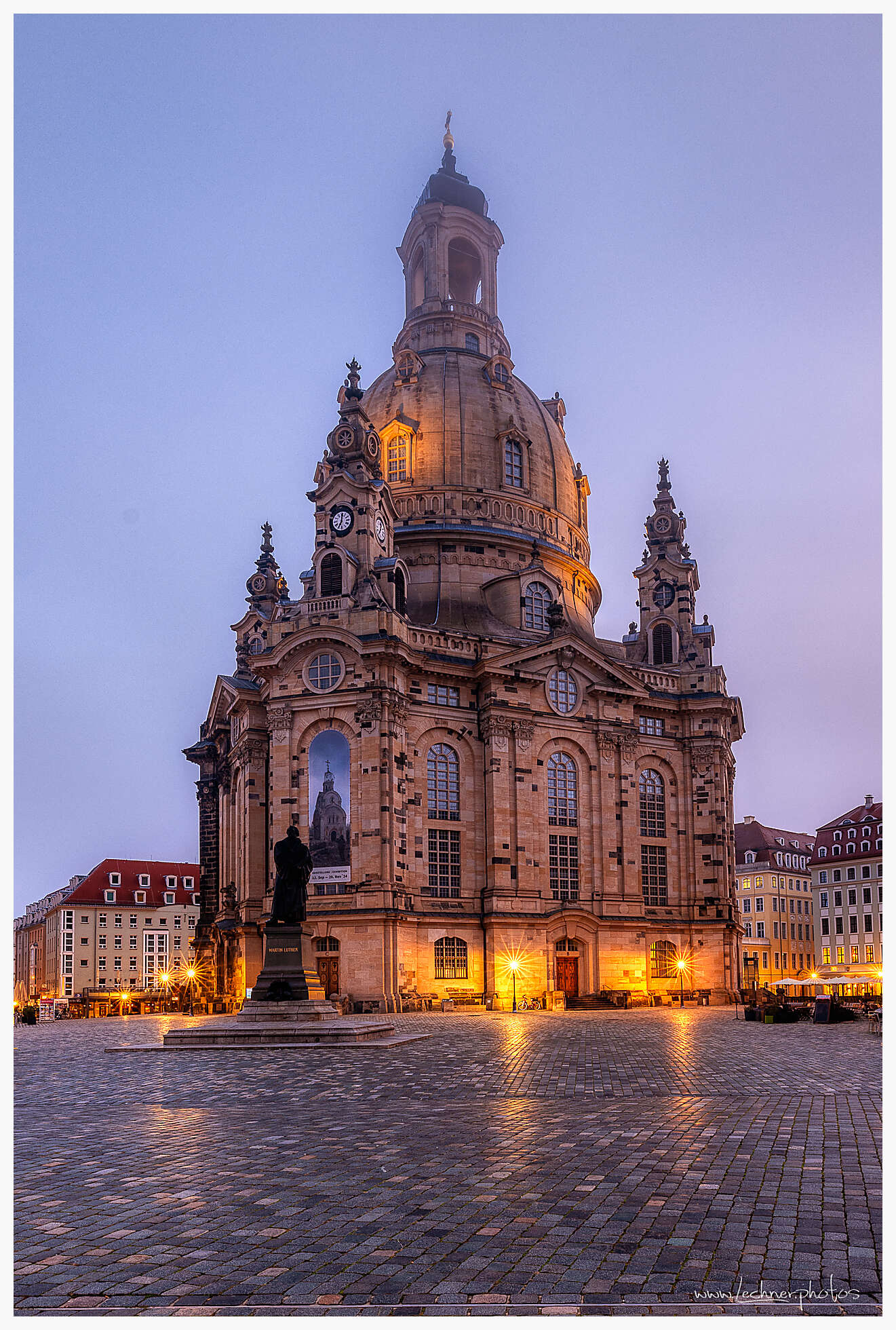 Dresden Frauenkirche  at night