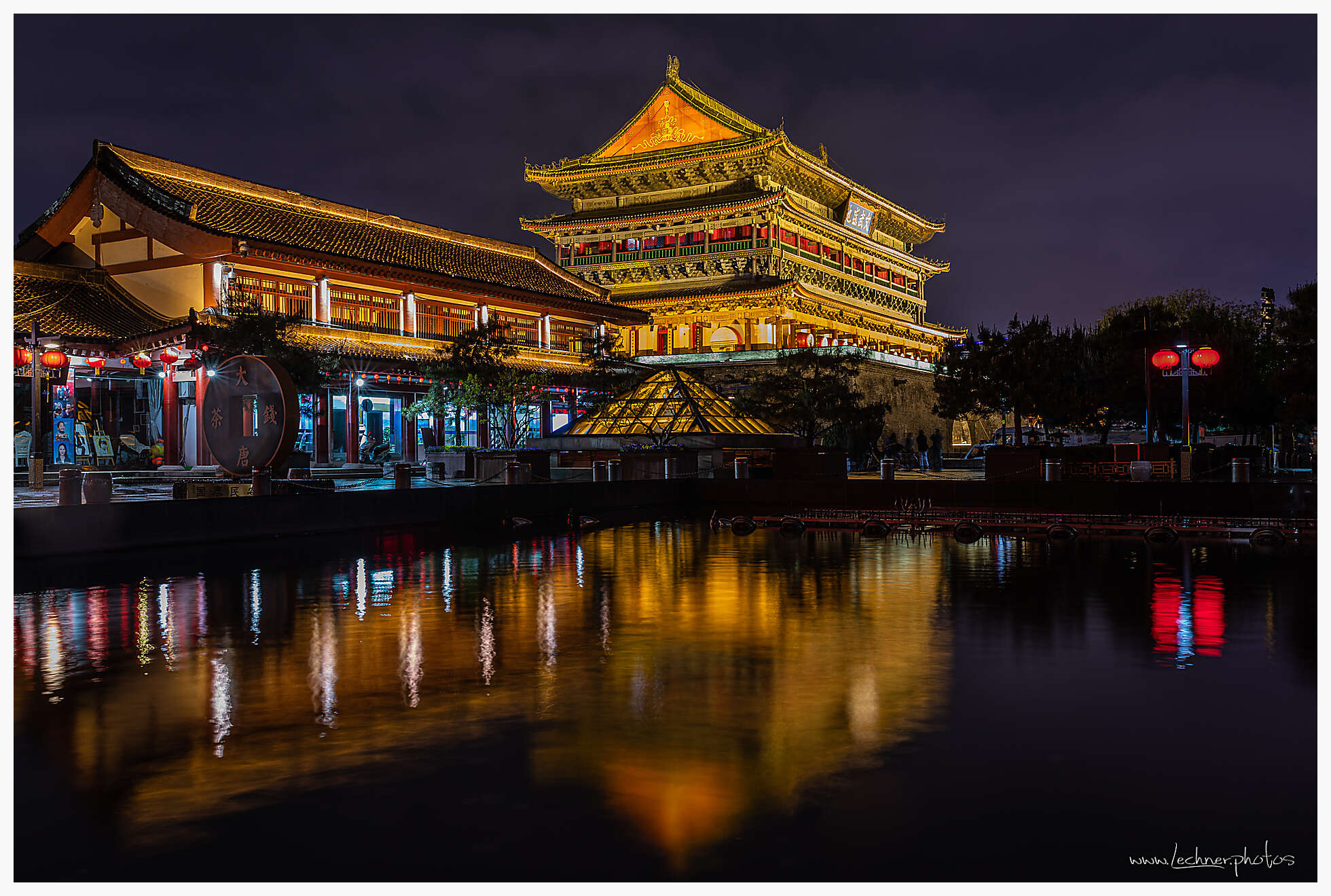 Xi'An Drum Tower reflections